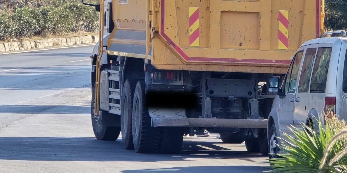 Bodrum-Milas Yolunda Kaza: Ekipler Araçta Sıkışan Sürücüyü Kurtarmak İçin Seferber Oldu 3